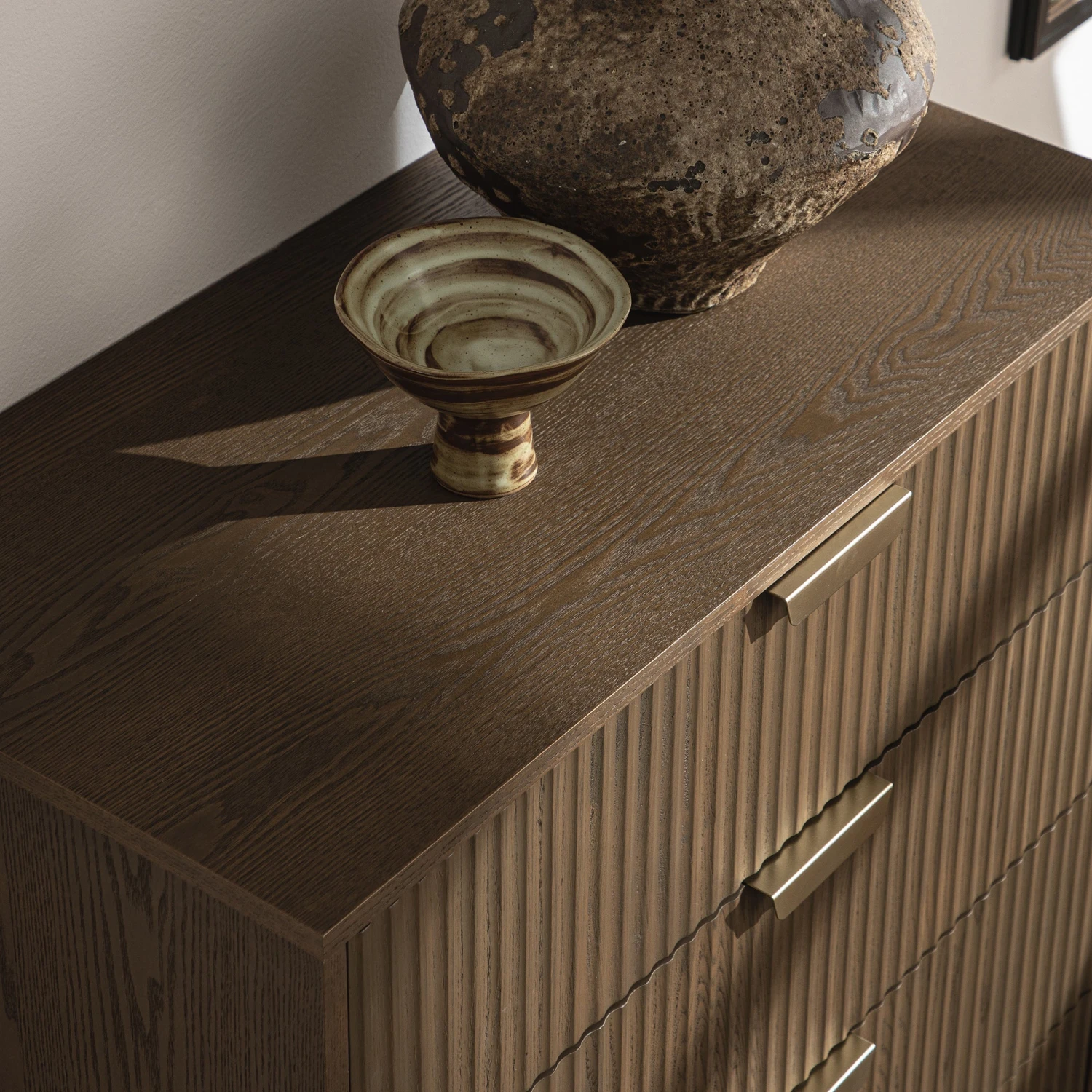 Richmond Ridged Chest Of 5 Drawers, Dark Ash 4 Richmond Ridged Chest Of 5 Drawers, Dark Ash - Image 4