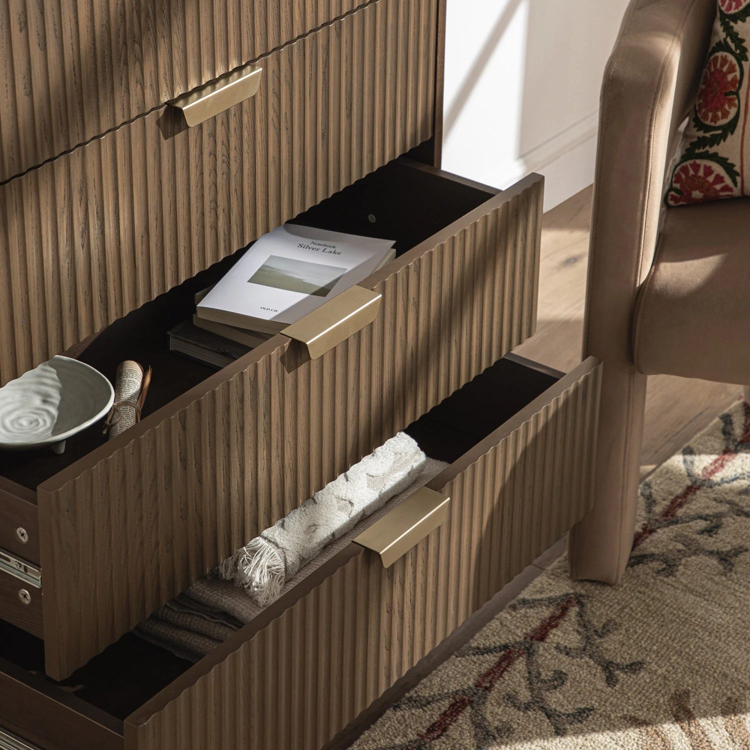 Richmond Ridged Chest Of 5 Drawers, Dark Ash 5 Richmond Ridged Chest Of 5 Drawers, Dark Ash - Image 5