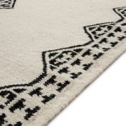 Atlan Cream & Black Handwoven Wool Runner -Daals KI ATLAN RUG BLACK RUNNER detail2