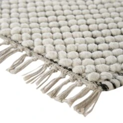 Avanti Handwoven Salt And Pepper Diamond Bobble Wool Rug 16 Avanti Handwoven Salt And Pepper Diamond Bobble Wool Rug -Daals KI AVANTI RUG DIAM detail4