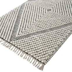 Avanti Handwoven Salt And Pepper Diamond Bobble Wool Runner -Daals KI AVANTIRUNNER DIAM detail2