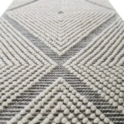 Avanti Handwoven Salt And Pepper Diamond Bobble Wool Runner -Daals KI AVANTIRUNNER DIAM detail3
