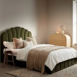 Premium Hand-Knotted Heritage Collection Florentine Ice Blue New Zealand Wool Rug -Daals KI FLORENTINE RUG BLUE scene1