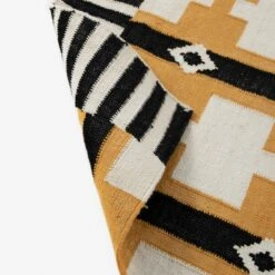 Havana Smoke & Amber Indoor Outdoor Handwoven Rug -Daals KI HAVANA RUG PET detail4