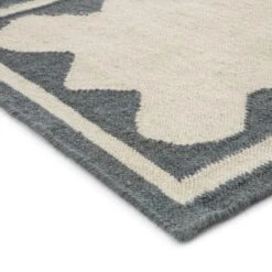 Matilda Blue Scallop Border Handwoven Wool Runner -Daals KI MATILDA RUG BLUE RUNNER detail3