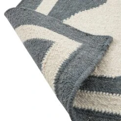 Matilda Blue Scallop Border Handwoven Wool Rug -Daals KI MATILDA RUG BLUE detail3