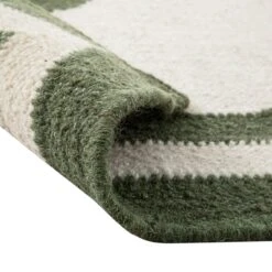 Matilda Olive Green Scallop Border Handwoven Wool Rug -Daals KI MATILDA RUG OLIVE detail4
