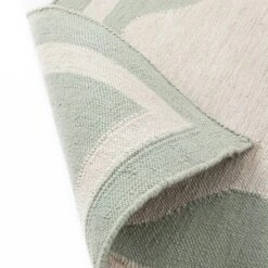 Matilda Sage Green Scallop Border Indoor Outdoor Handwoven Rug -Daals KI MATILDA RUG SAGE PET detail3
