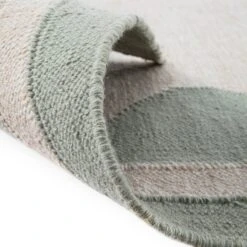 Matilda Sage Green Scallop Border Indoor Outdoor Handwoven Rug -Daals KI MATILDA RUG SAGE PET detail4