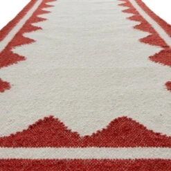 Matilda Scarlet Red Scallop Border Handwoven Wool Runner -Daals KI MATILDA RUG SCARLET RUNNER detail2