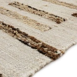 Noa Linear Cream Handwoven Wool Runner -Daals KI NOA RUG RUNNER detail4