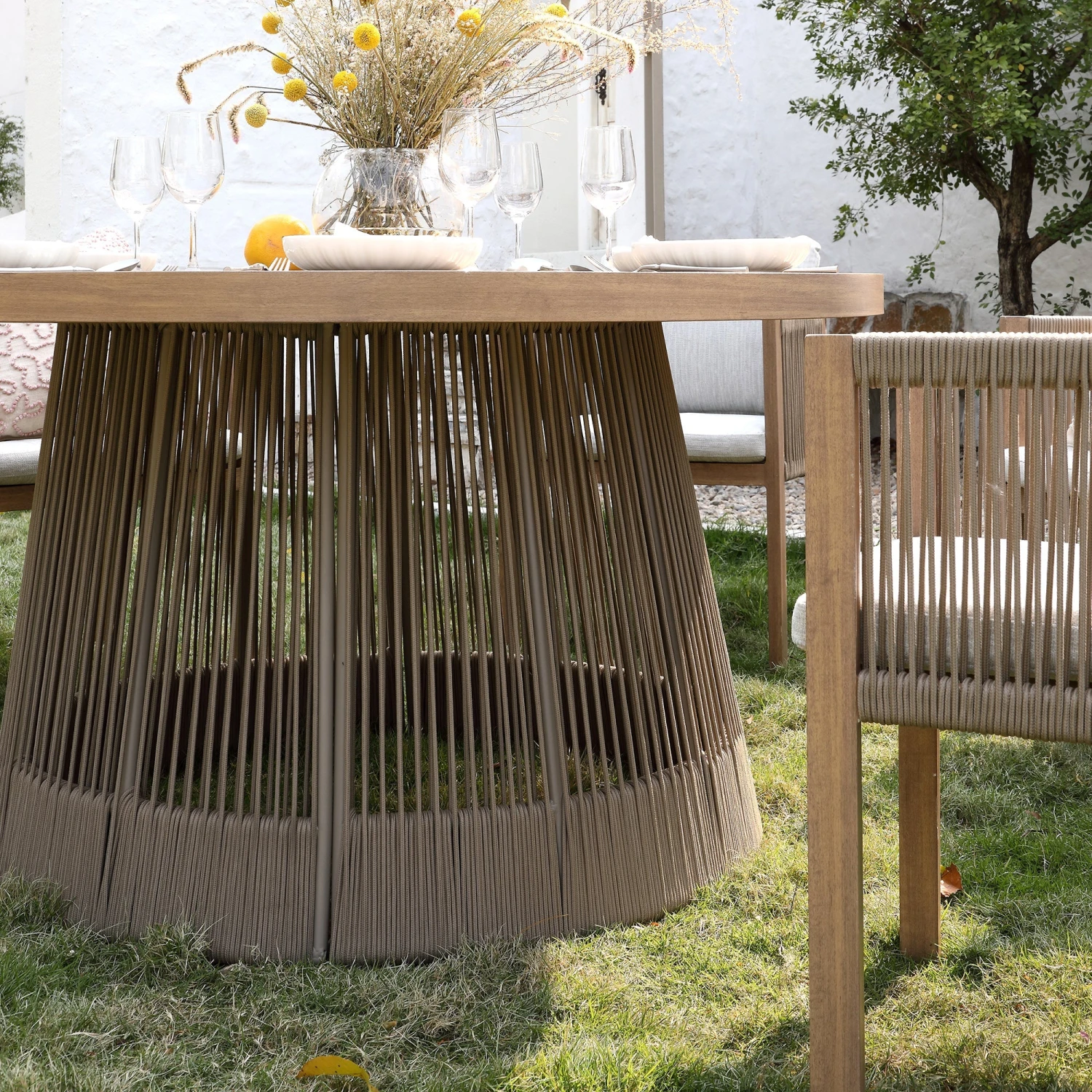 Pedra Rope And Aluminium Outdoor 6-Seater Round Dining Set, Natural 5 Pedra Rope And Aluminium Outdoor 6-Seater Round Dining Set, Natural - Image 5